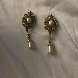 Vintage 90s Gold tone and faux Pearl Drop clip on Earrings